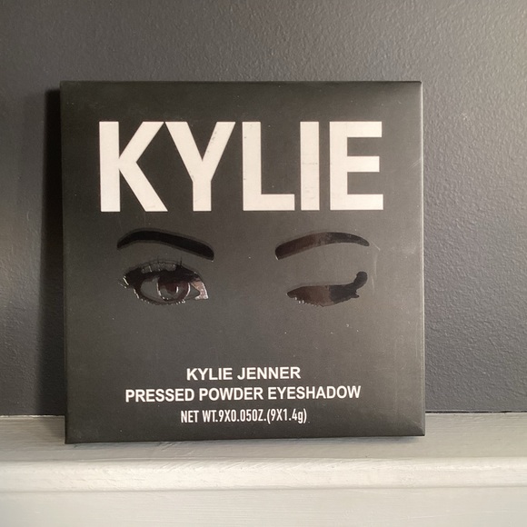 Kylie Cosmetics The Purple Palette 🔥HP🔥 - Picture 2 of 7